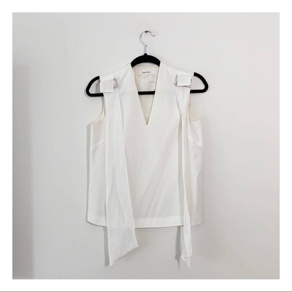 Akiranaka Sleeveless Top White‎ with Buckle detail on shoulders Size 1/small